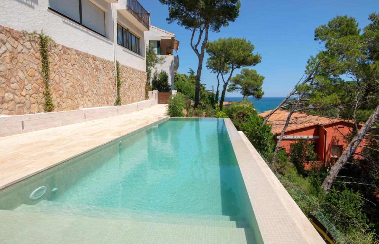 Appartement La vie en rouge SA RIERA duplex, private parking à Begur Extérieur photo