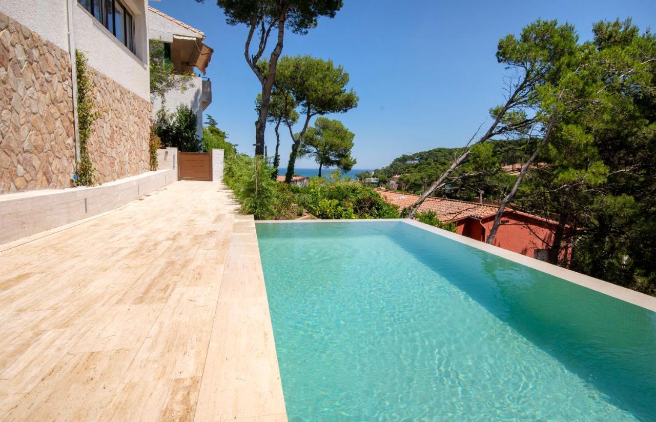 Appartement La vie en rouge SA RIERA duplex, private parking à Begur Extérieur photo